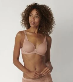 Triumph Aura Spotlight WHP 10207996 7575 Sunkiss-75-C -Triumph Winkel 1081x1200 3