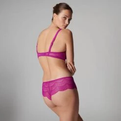 Simone Pérèle - Karma Shorty Paars - Maat 38 - Paars - Dames 12 Simone Pérèle - Karma Shorty Paars - Maat 38 - Paars - Dames -Triumph Winkel 1200x1200 174