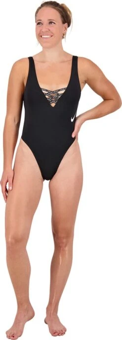 Nike Swim Sneakerkini U-Back Badeanzug -Triumph Winkel 433x1200 1