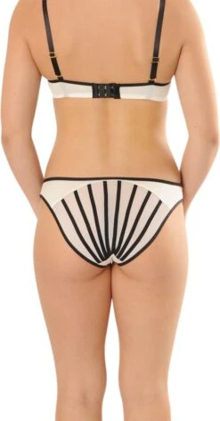 Sapph Ceres Brief -Triumph Winkel 628x1200