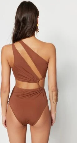 Trendyol Vrouwen Kort Badpak -Triumph Winkel 645x1200