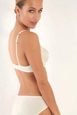 Promise - Perla Slip - Maat M - Beige - Dames -Triumph Winkel 800x1200 107