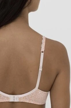 Mey Impressive Bi-Stretch-BH Full Cup Huid 90 D 11 Mey Impressive Bi-Stretch-BH Full Cup Huid 90 D -Triumph Winkel 800x1200 22