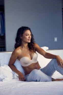 Wonderbra Perfect Strapless Dames Beha - SKIN - Maat D70 -Triumph Winkel 800x1200 42