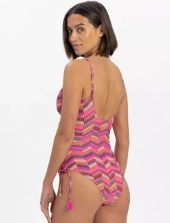 Cyell Optic Illusion Badpak Multicolour 44 B -Triumph Winkel 912x1200 4